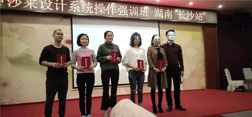 午夜成人精品视频
