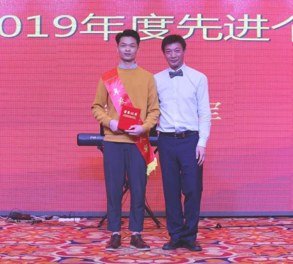 翁振輝、夏海峰
